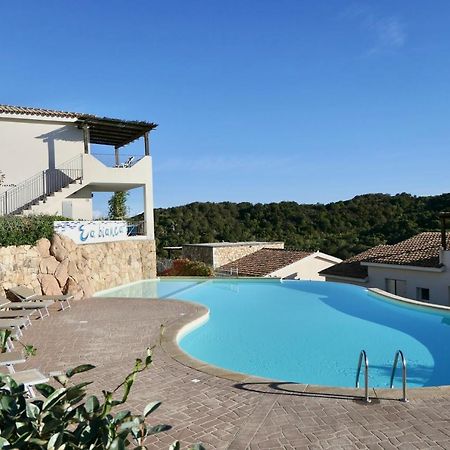 Residence Con Piscina A 4 Km Da Baja Sardinia Cala Bitta Екстериор снимка