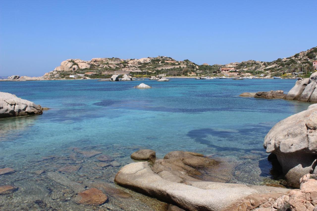 Residence Con Piscina A 4 Km Da Baja Sardinia Cala Bitta Екстериор снимка