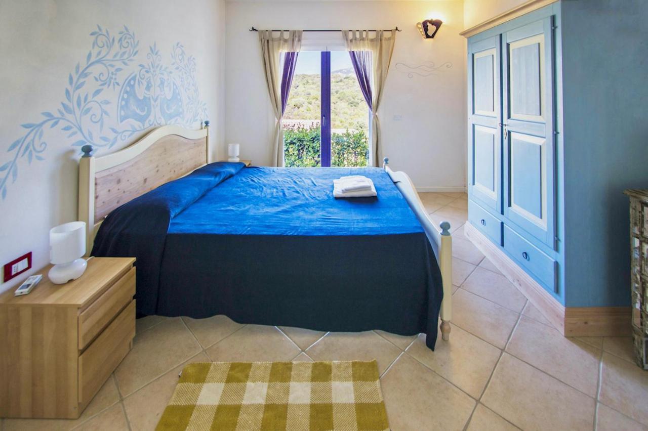 Residence Con Piscina A 4 Km Da Baja Sardinia Cala Bitta Екстериор снимка