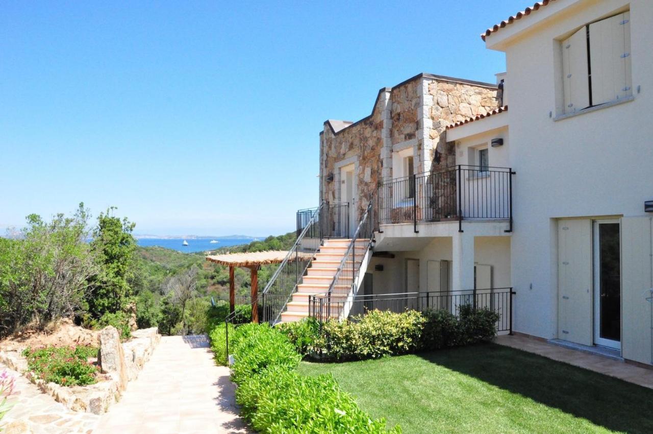 Residence Con Piscina A 4 Km Da Baja Sardinia Cala Bitta Екстериор снимка
