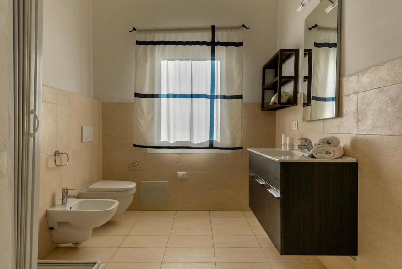 Residence Con Piscina A 4 Km Da Baja Sardinia Cala Bitta Екстериор снимка