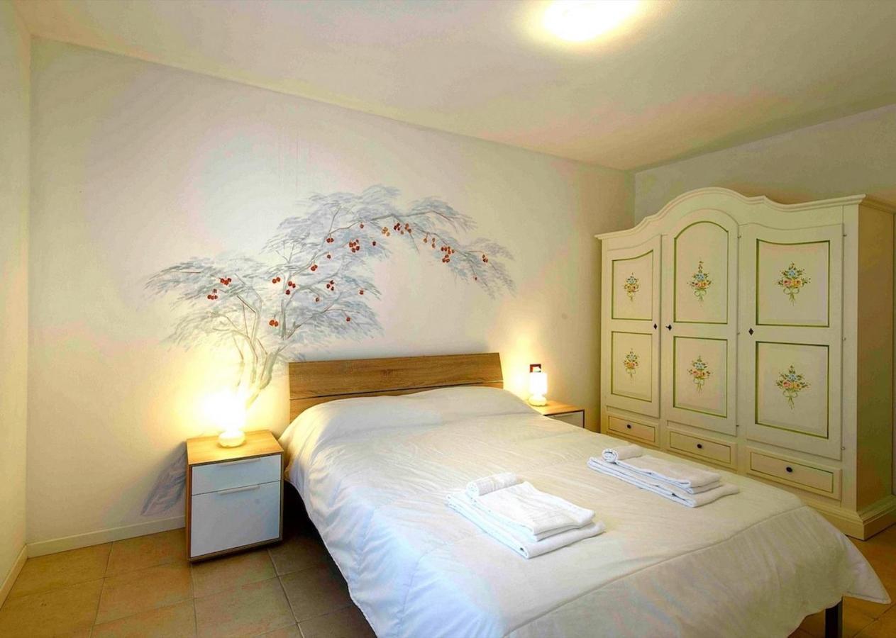 Residence Con Piscina A 4 Km Da Baja Sardinia Cala Bitta Екстериор снимка