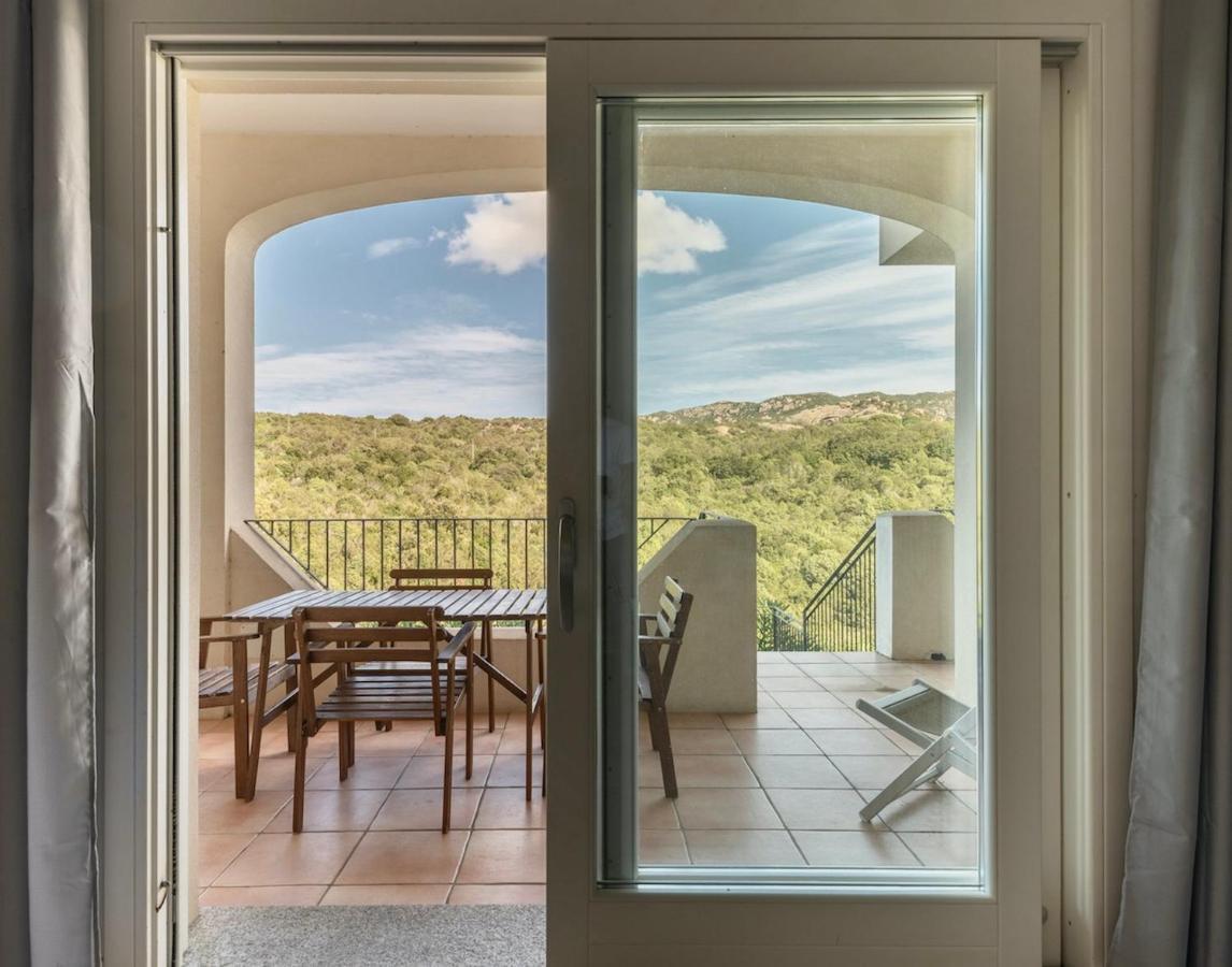 Residence Con Piscina A 4 Km Da Baja Sardinia Cala Bitta Екстериор снимка